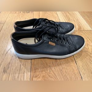 Barely worn Ecco men's black casual shoes. Size 44 EU (10/10.5 US)! Barely worn.